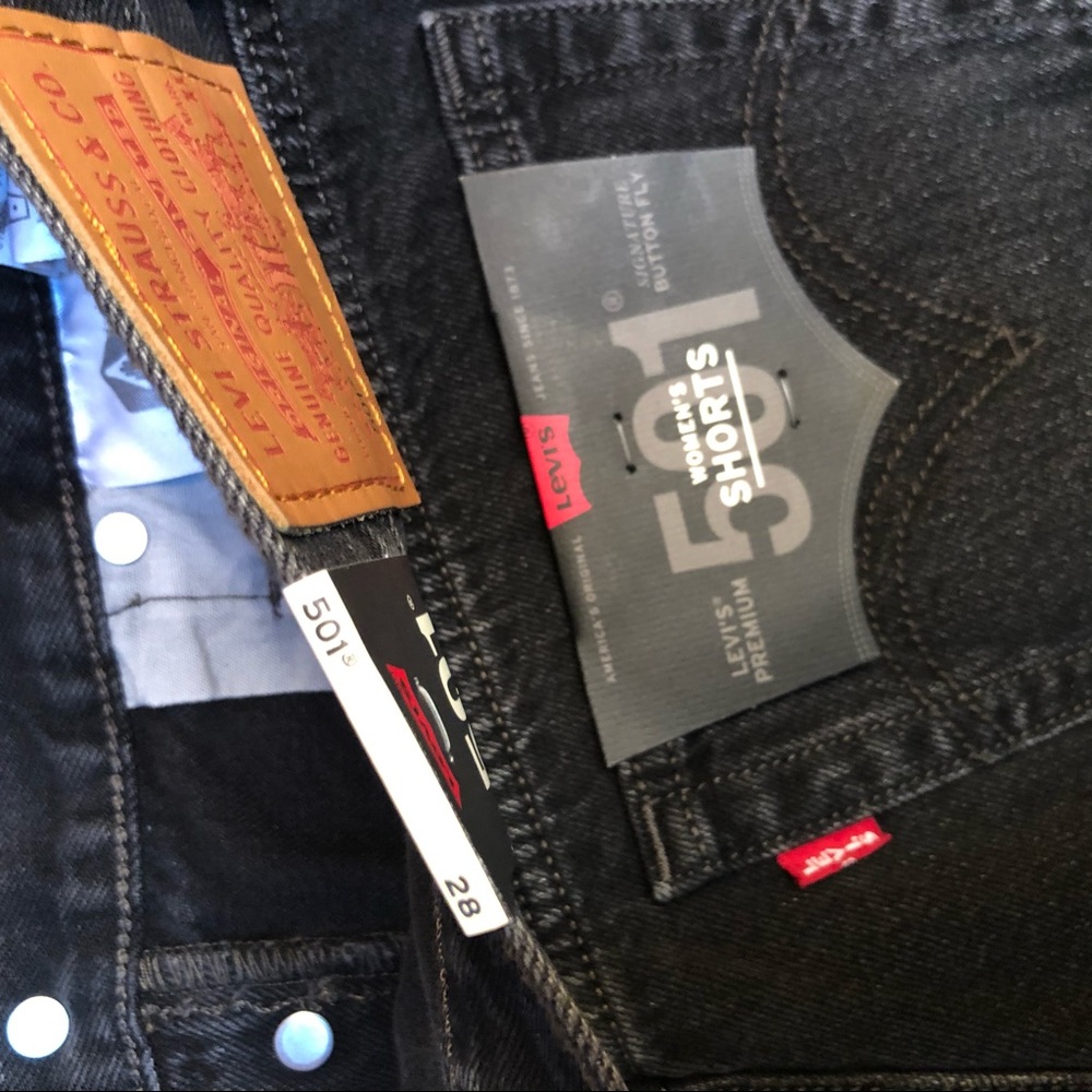 Levi’s 501 Original Cutoff Denim Shorts, Size 28 in Wise Up 🤩 T6 - Picture 9 of 9